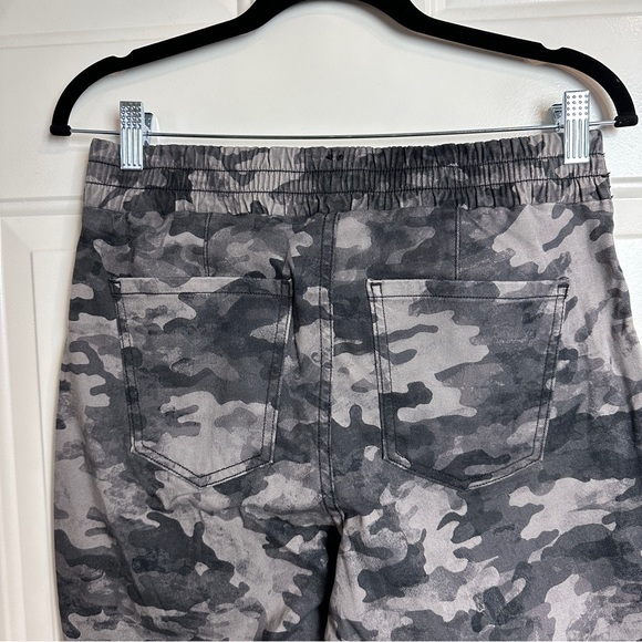 SPANX stretch Twill camo jogger pants NWT size large - Picture 10 of 10